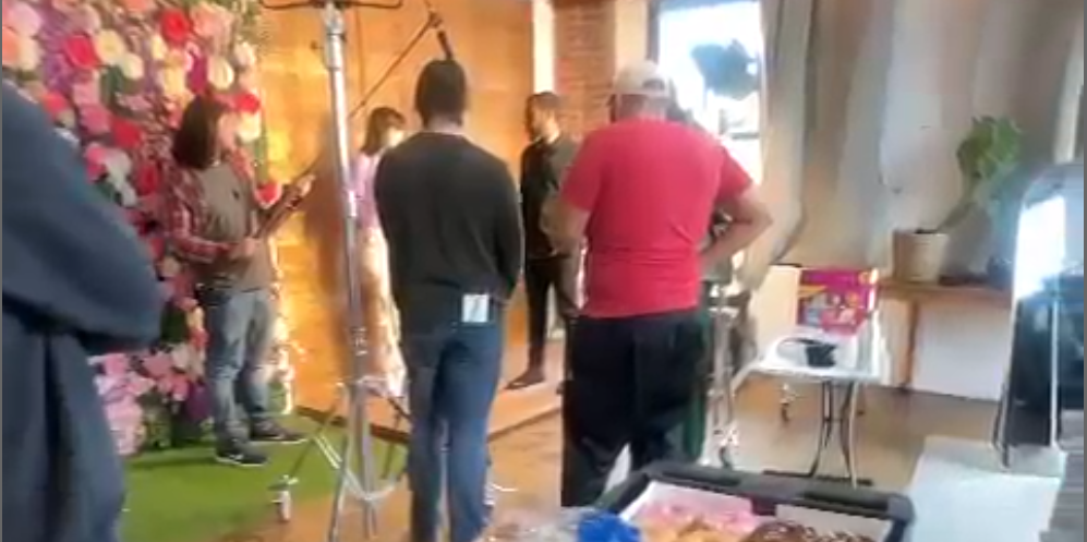Extras clip 4